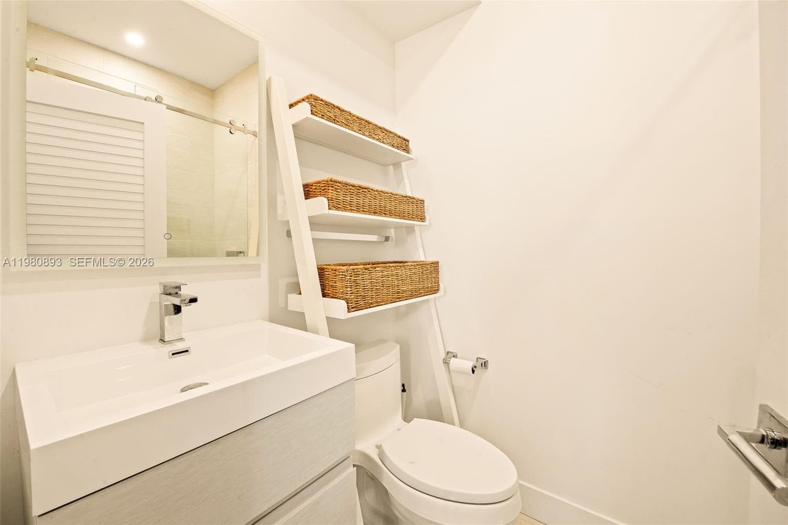 865 W 47th St, Miami Beach FL 33140 — 24