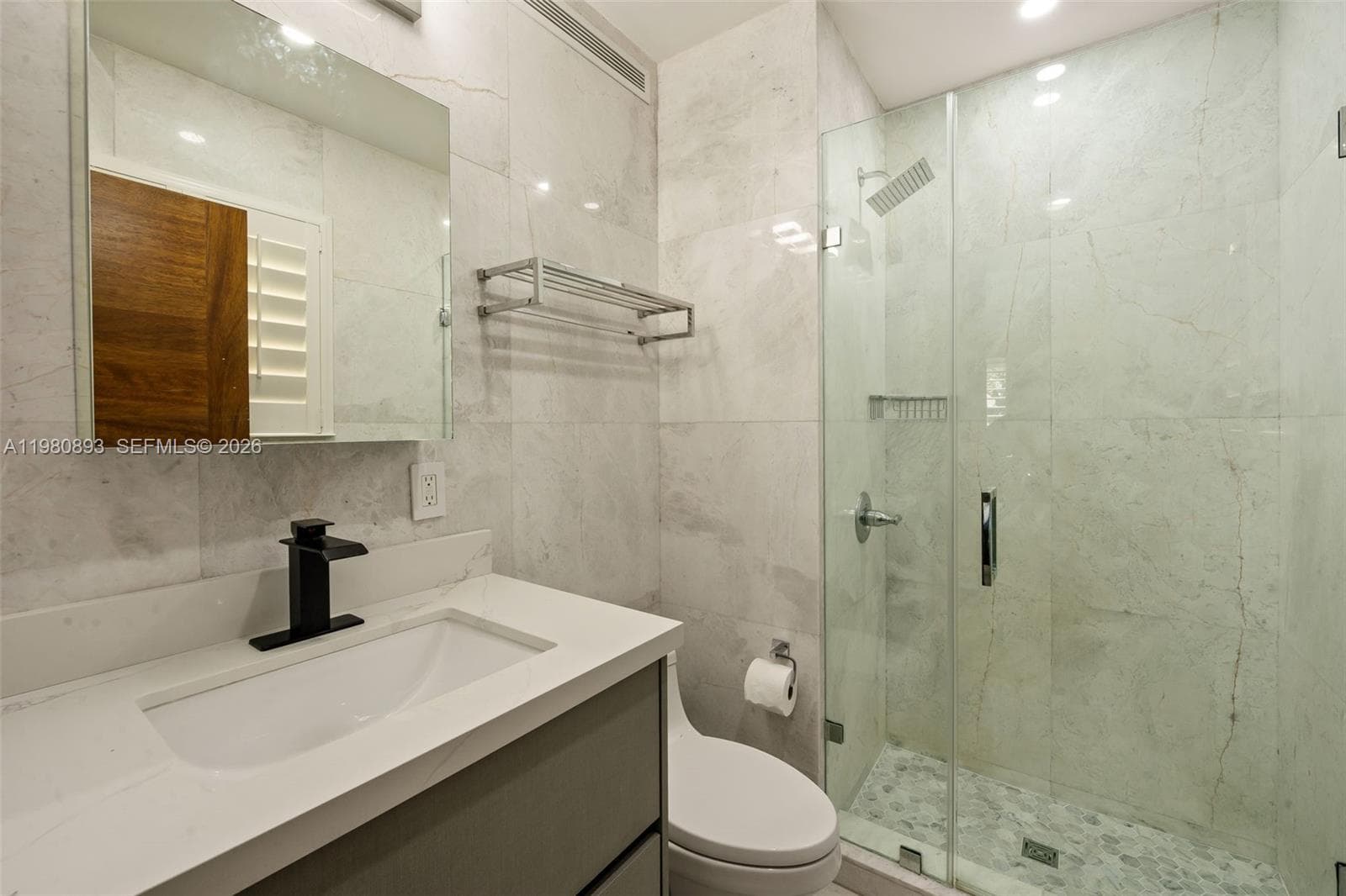 865 W 47th St, Miami Beach FL 33140 — 18