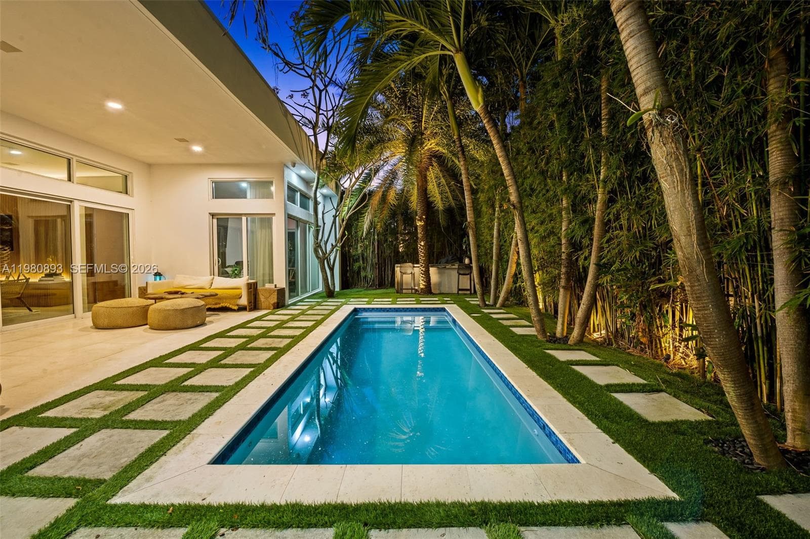 865 W 47th St, Miami Beach FL 33140 — 31
