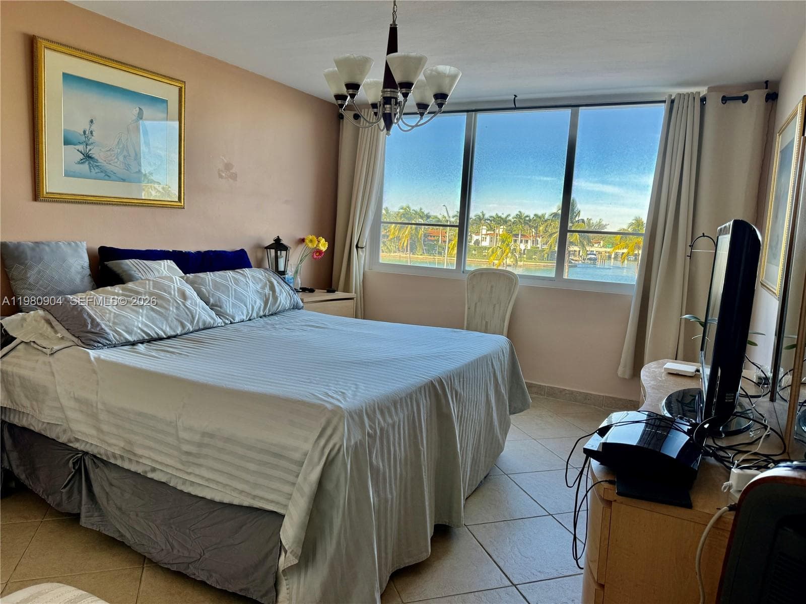 5005 Collins Ave # 304, Miami Beach FL 33140 — 2