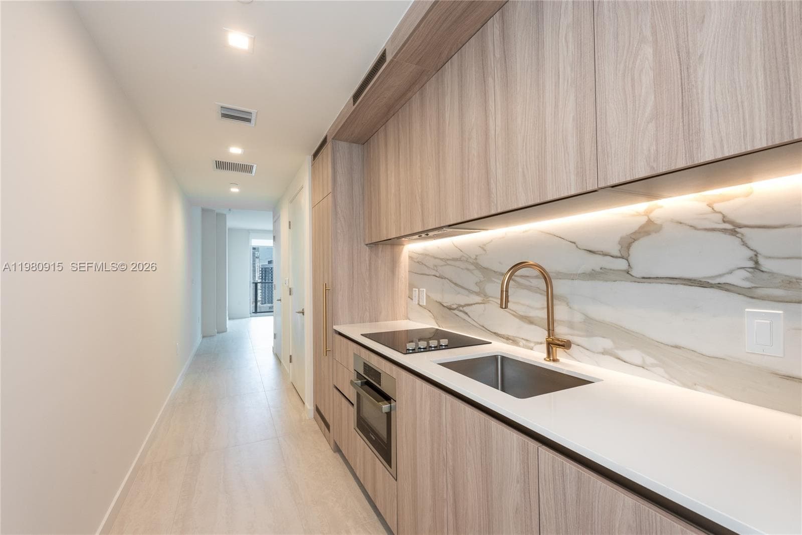 77 SE 5th Street # 3204, Miami FL 33131 — 7
