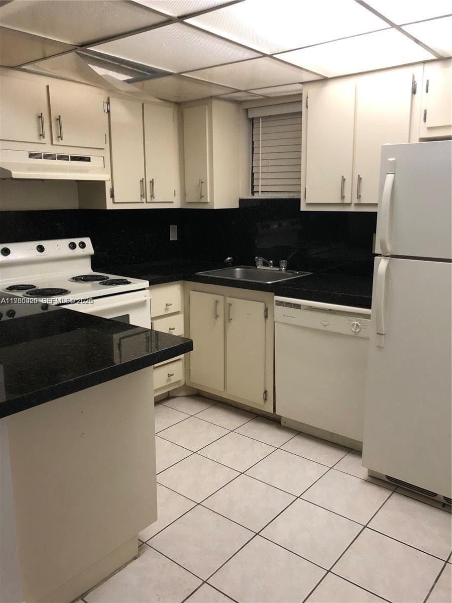 8290 Lake Dr # 349, Doral FL 33166 — 1