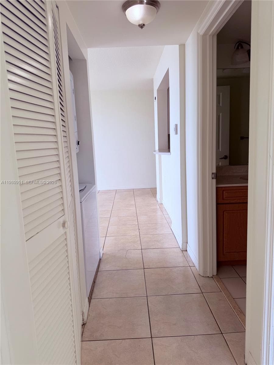 900 SW 8th St # 604, Miami FL 33130 — 27