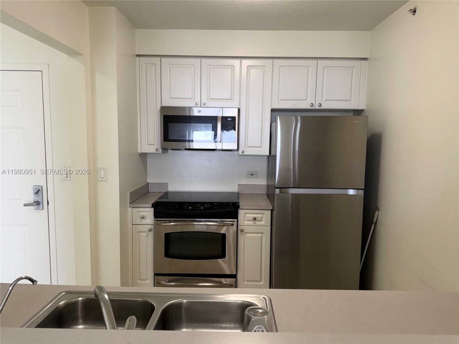 900 SW 8th St # 604, Miami FL 33130 — 24