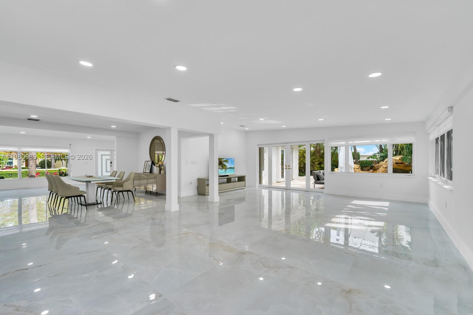 200 N Hibiscus Dr, Miami Beach FL 33139 — 17