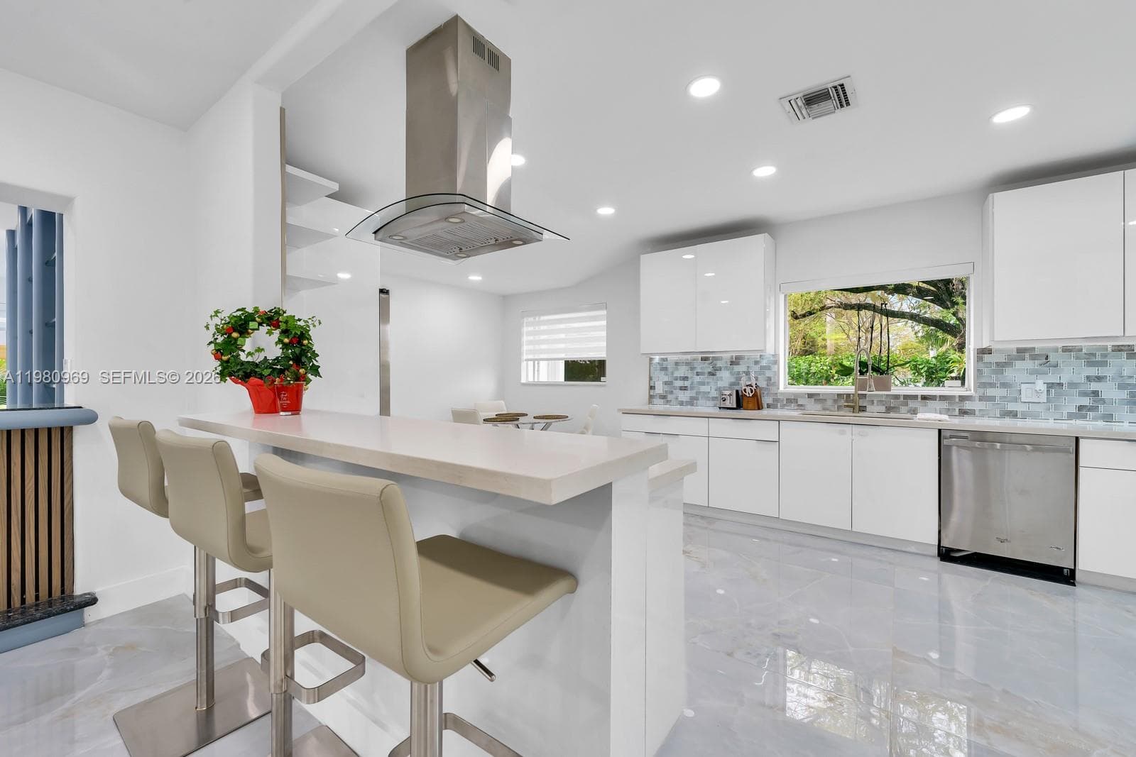 200 N Hibiscus Dr, Miami Beach FL 33139 — 22