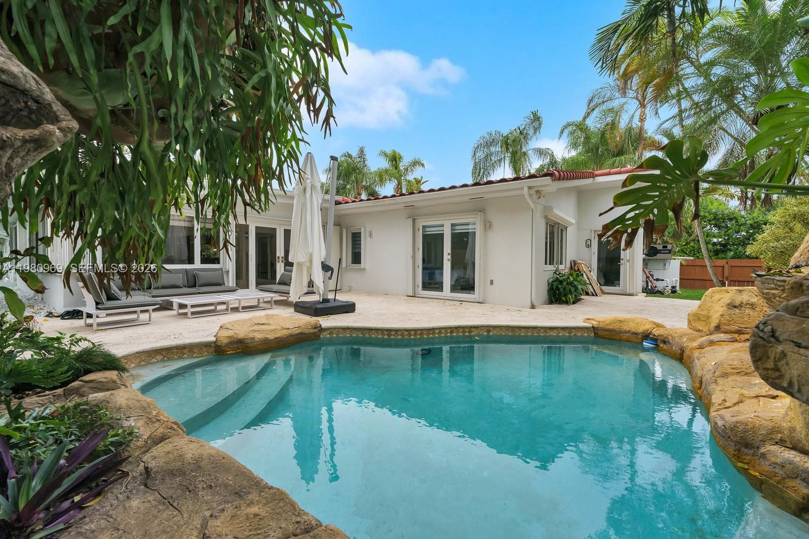 200 N Hibiscus Dr, Miami Beach FL 33139 — 36
