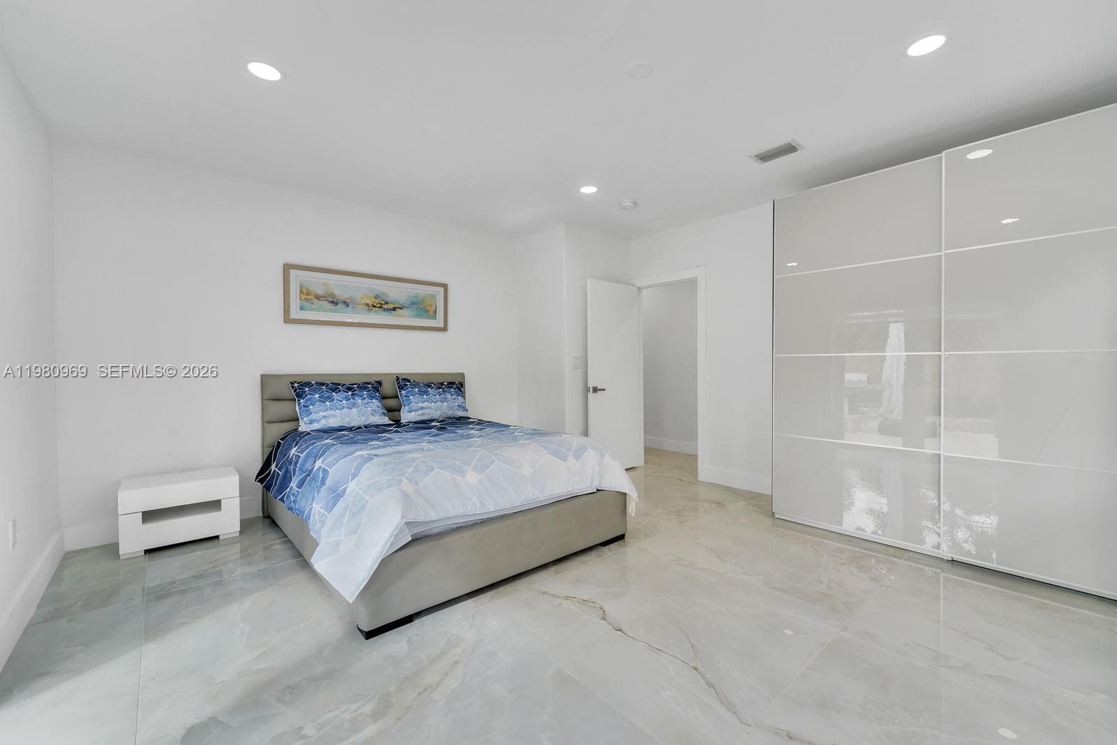 200 N Hibiscus Dr, Miami Beach FL 33139 — 24