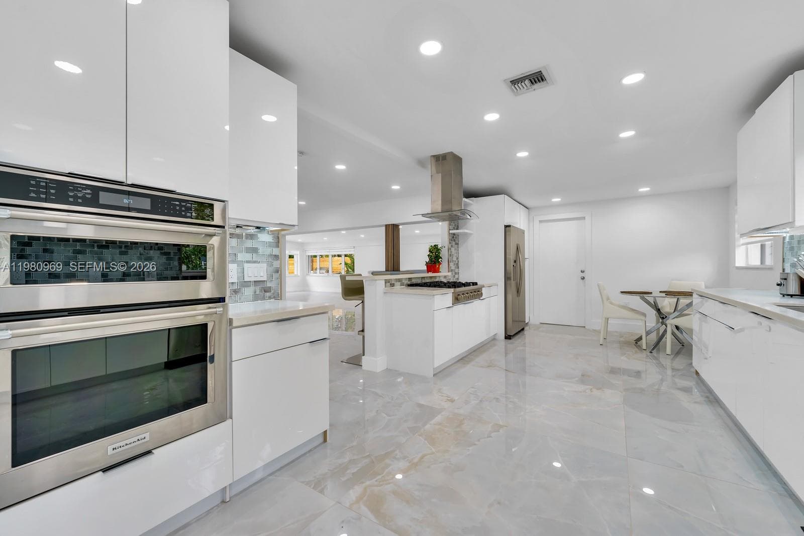 200 N Hibiscus Dr, Miami Beach FL 33139 — 18
