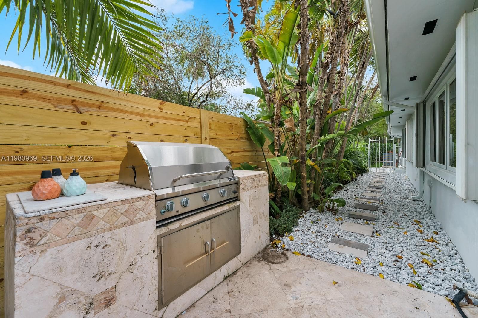 200 N Hibiscus Dr, Miami Beach FL 33139 — 37
