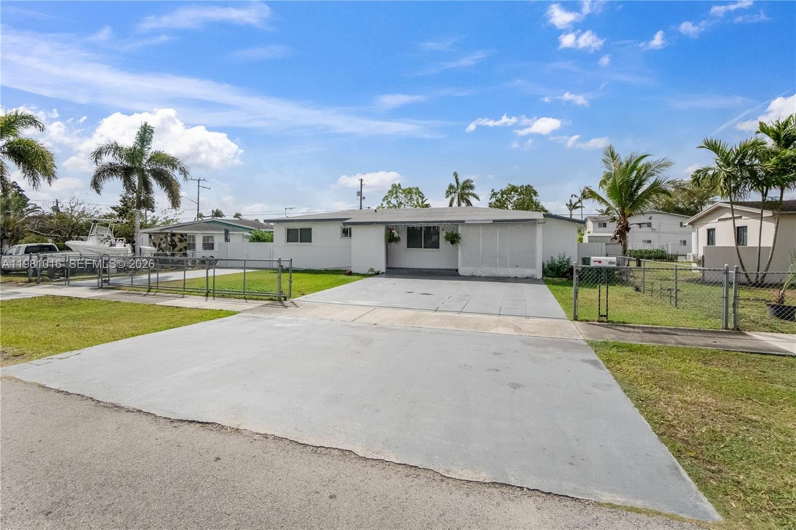 1570 NE 9th St, Homestead FL 33033 — 32
