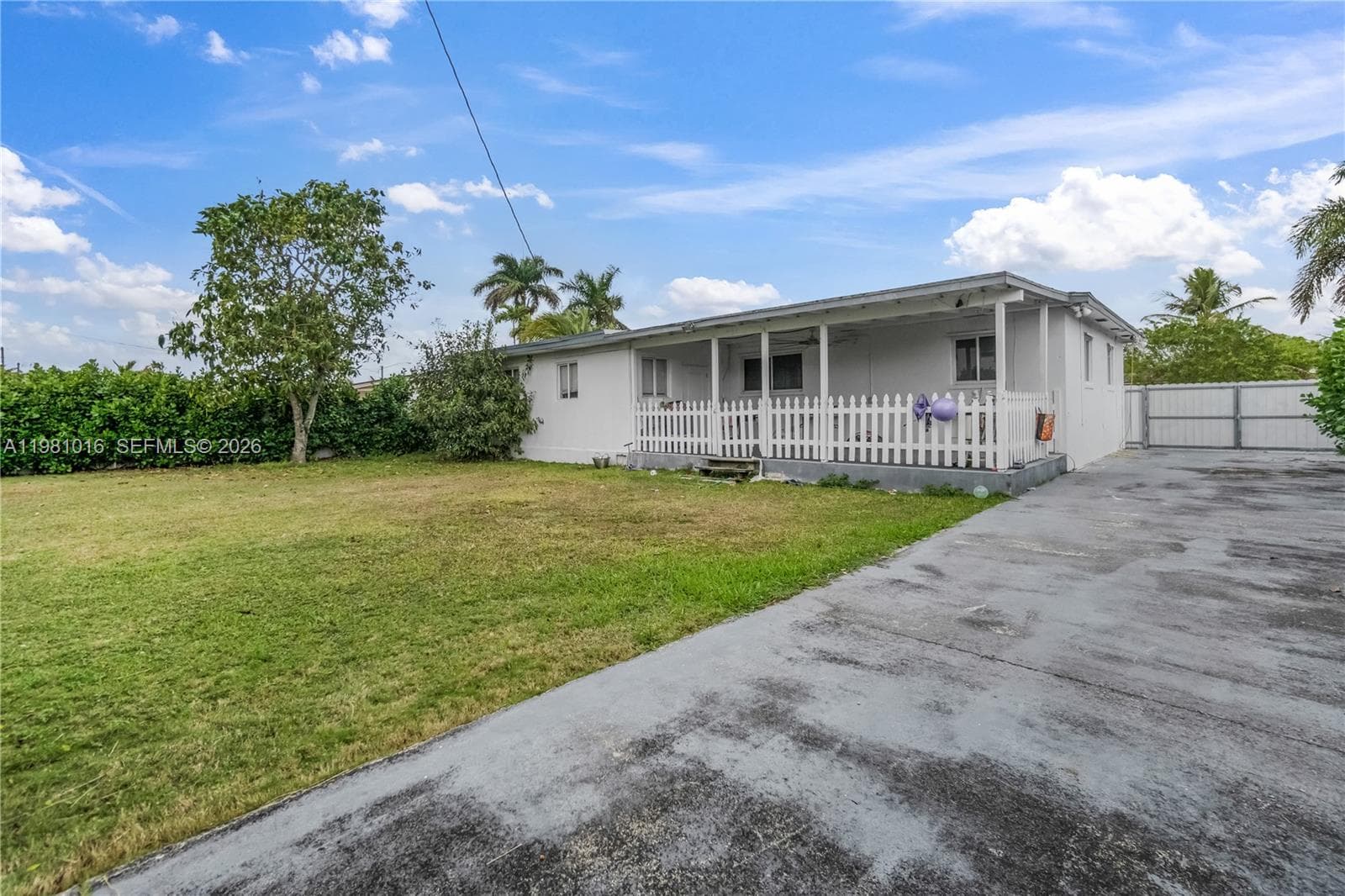 1570 NE 9th St, Homestead FL 33033 — 34