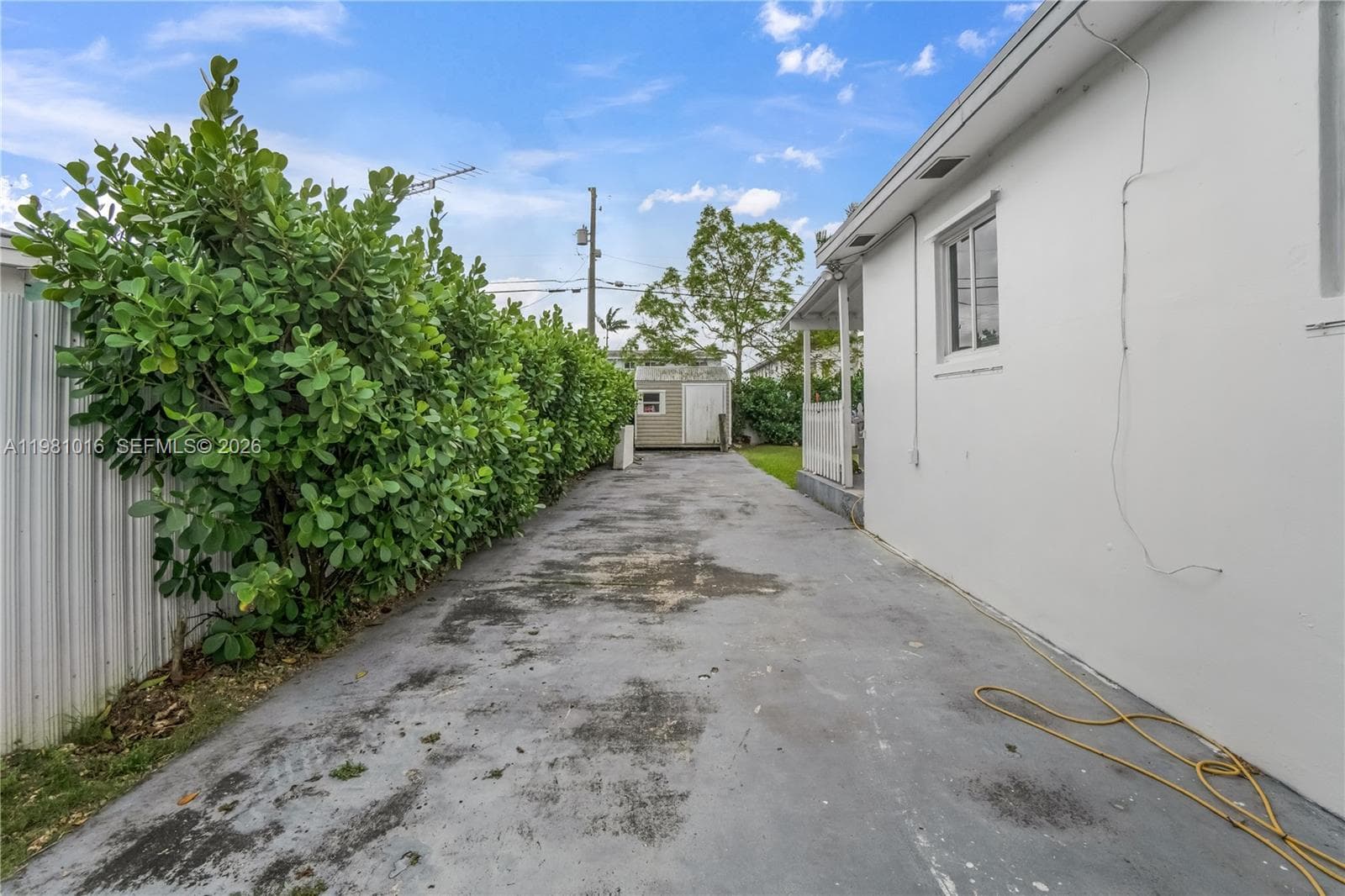 1570 NE 9th St, Homestead FL 33033 — 38