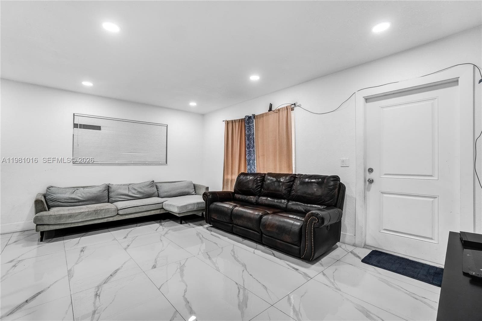 1570 NE 9th St, Homestead FL 33033 — 25