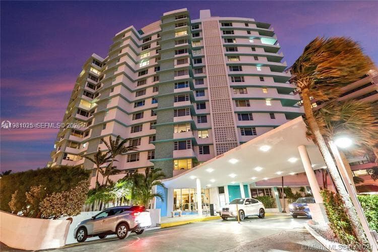 5255 Collins Ave # 12F, Miami Beach FL 33140 — 36