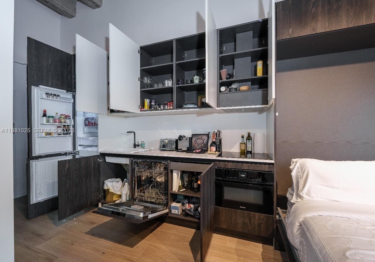 5255 Collins Ave # 12F, Miami Beach FL 33140 — 55