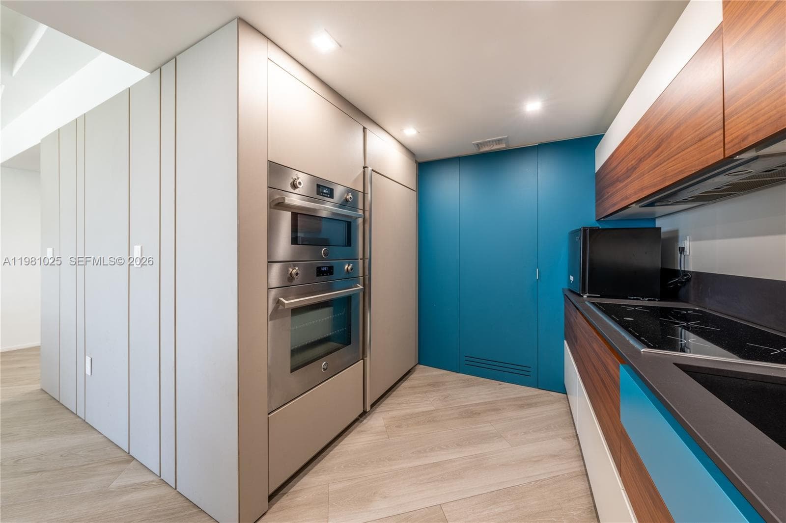 5255 Collins Ave # 12F, Miami Beach FL 33140 — 8