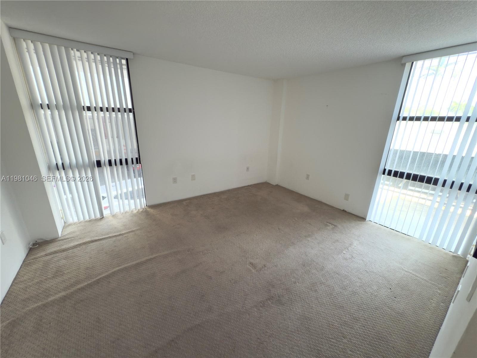 3675 N Country Club Dr # 109, Aventura FL 33180 — 16