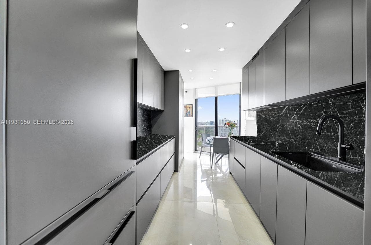 20281 E Country Club Dr # 2209, Aventura FL 33180 — 22