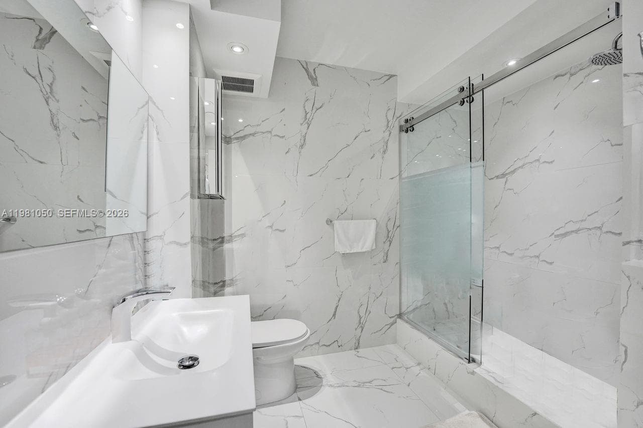 20281 E Country Club Dr # 2209, Aventura FL 33180 — 55
