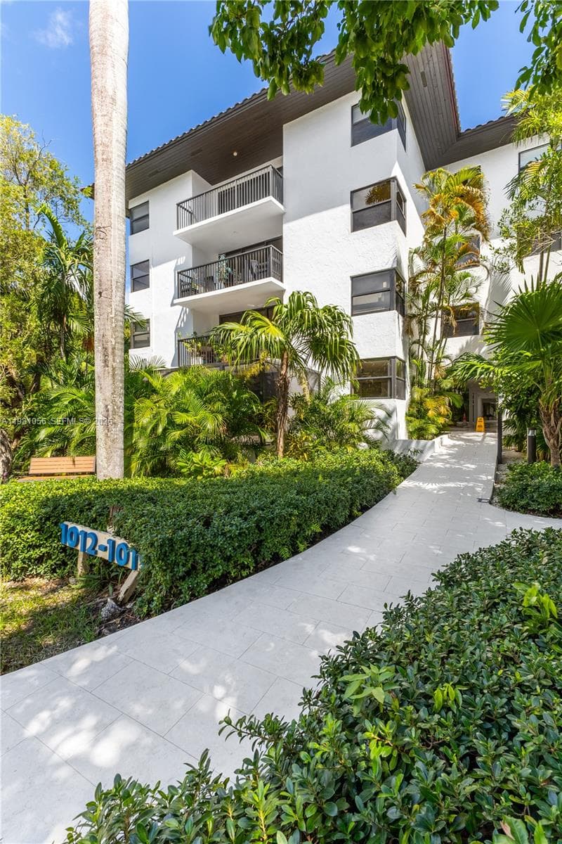 101 Ocean Lane Dr # 1013, Key Biscayne FL 33149 — 2
