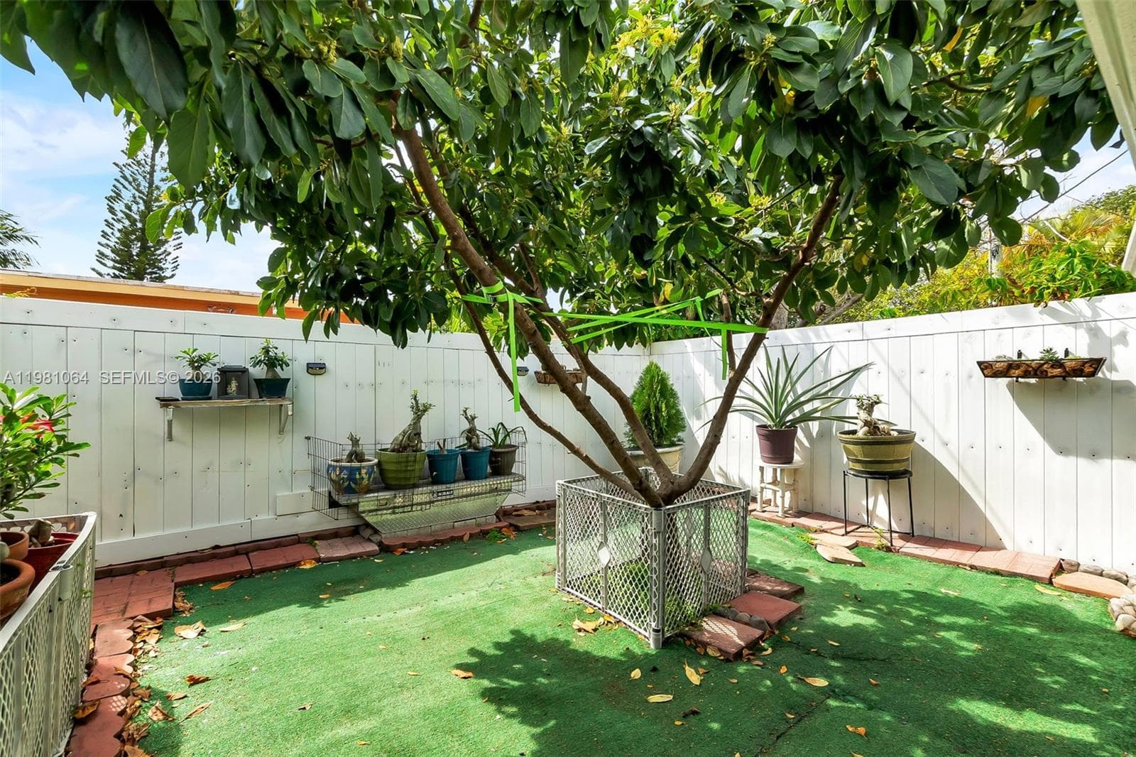 3250 NW 14th Ter, Miami FL 33125 — 26