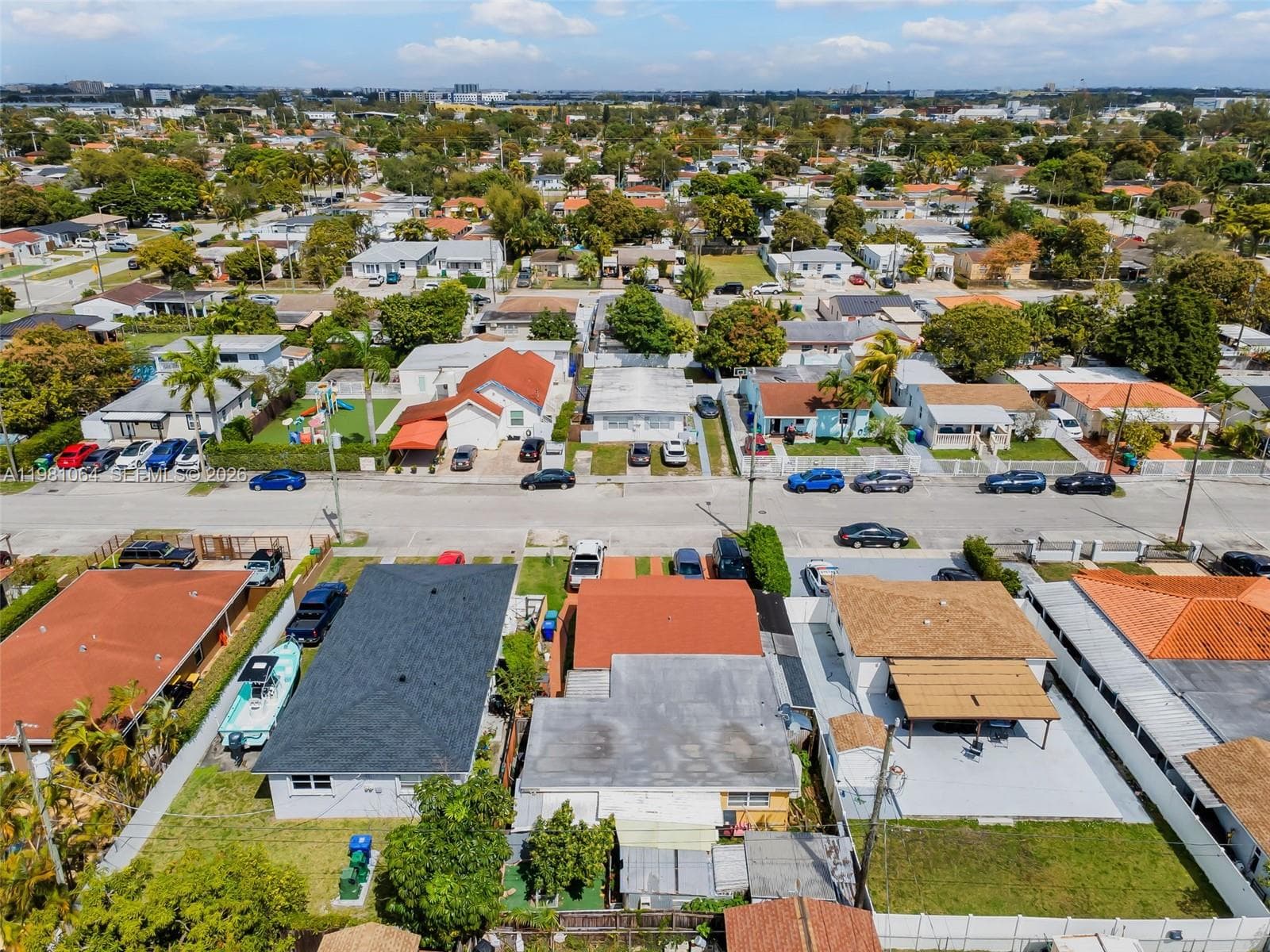3250 NW 14th Ter, Miami FL 33125 — 32