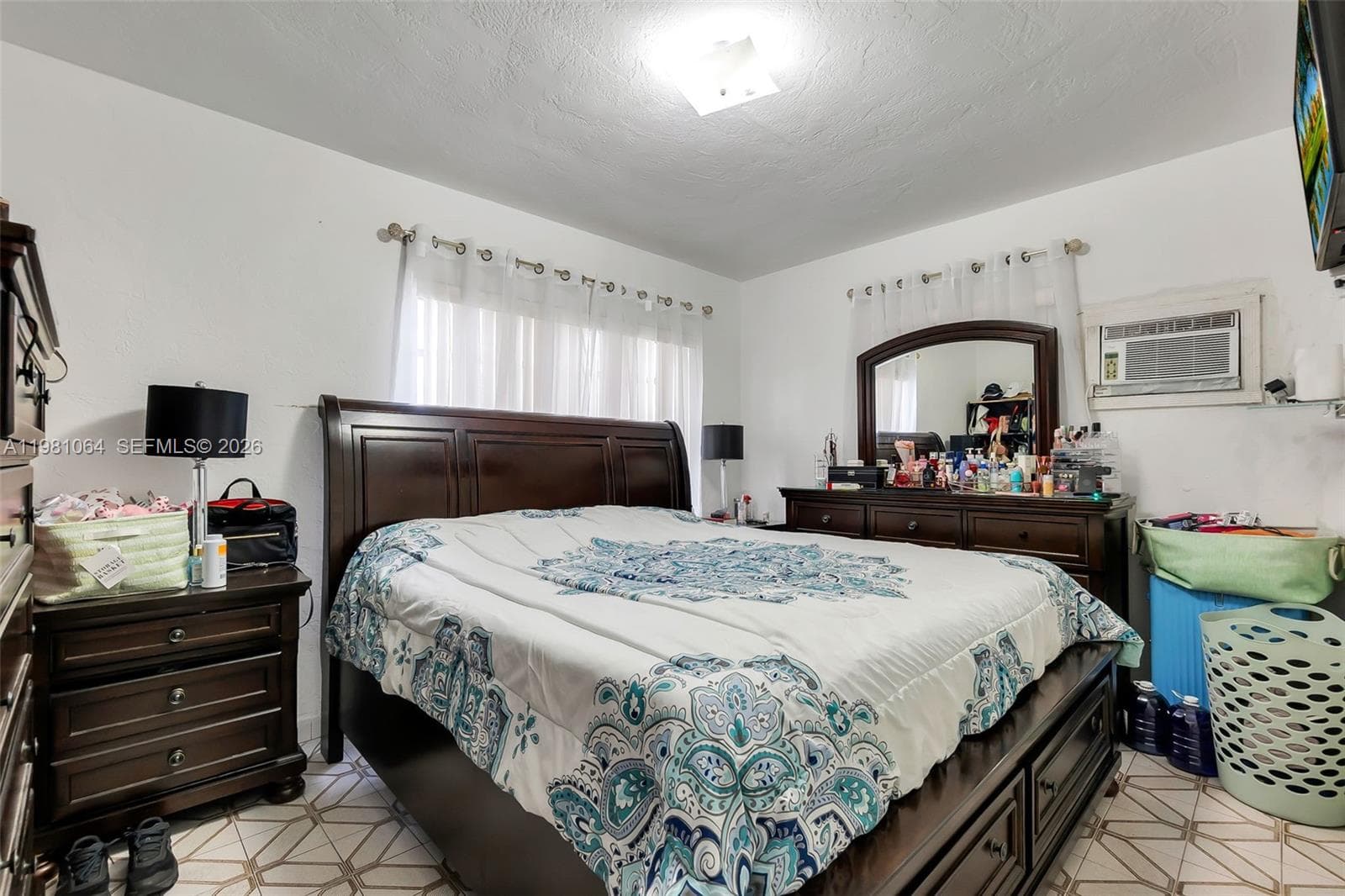 3250 NW 14th Ter, Miami FL 33125 — 8