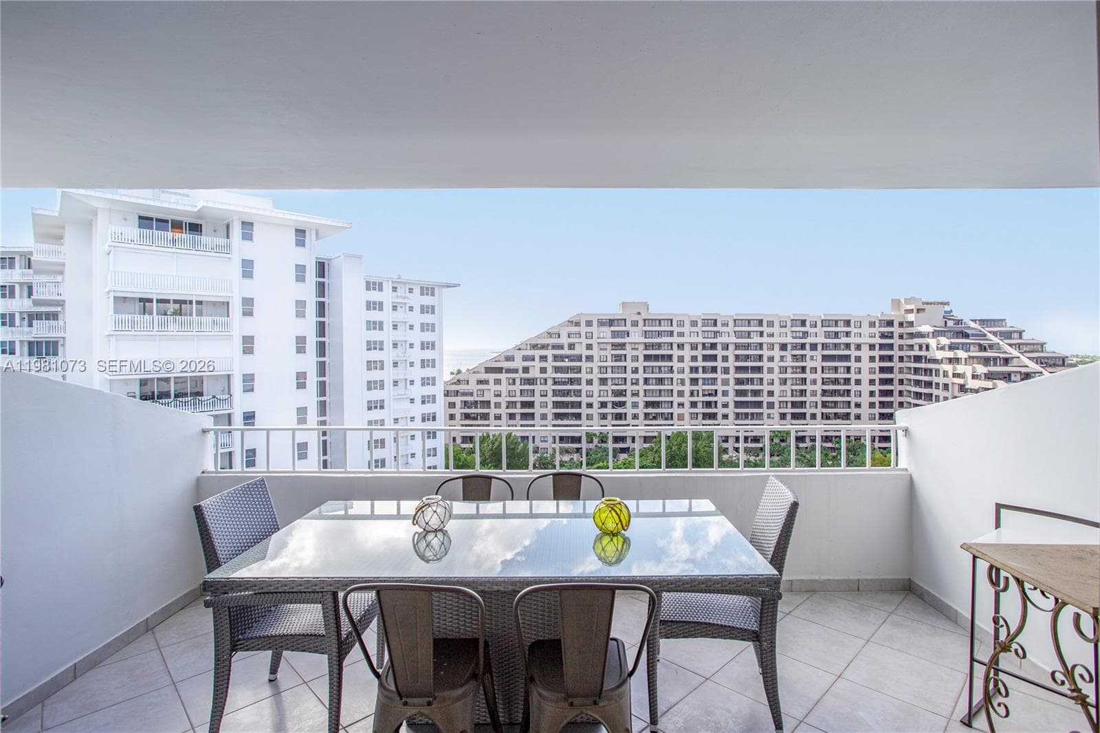 199 Ocean Lane Dr # 1207, Key Biscayne FL 33149 — 2