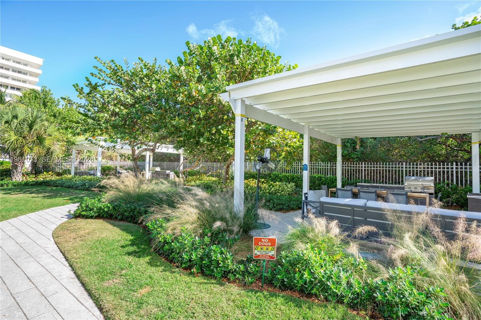 199 Ocean Lane Dr # 1207, Key Biscayne FL 33149 — 30