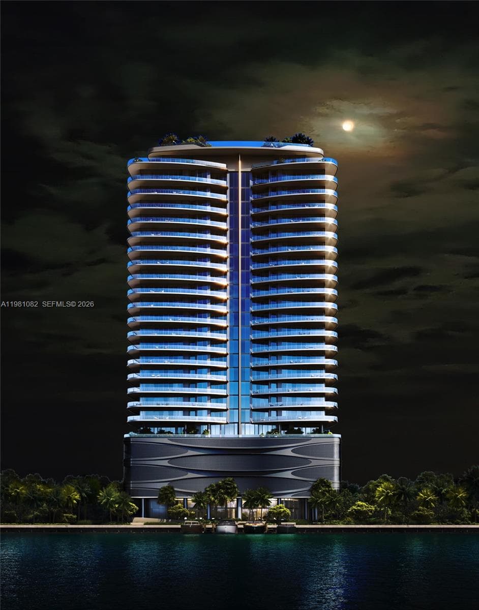 7940 West Drive, Miami FL 33141 — 10