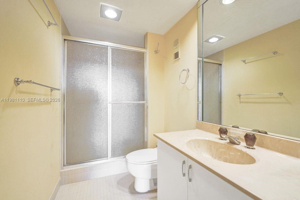 20281 E Country Club Dr # 1703, Aventura FL 33180 — 36
