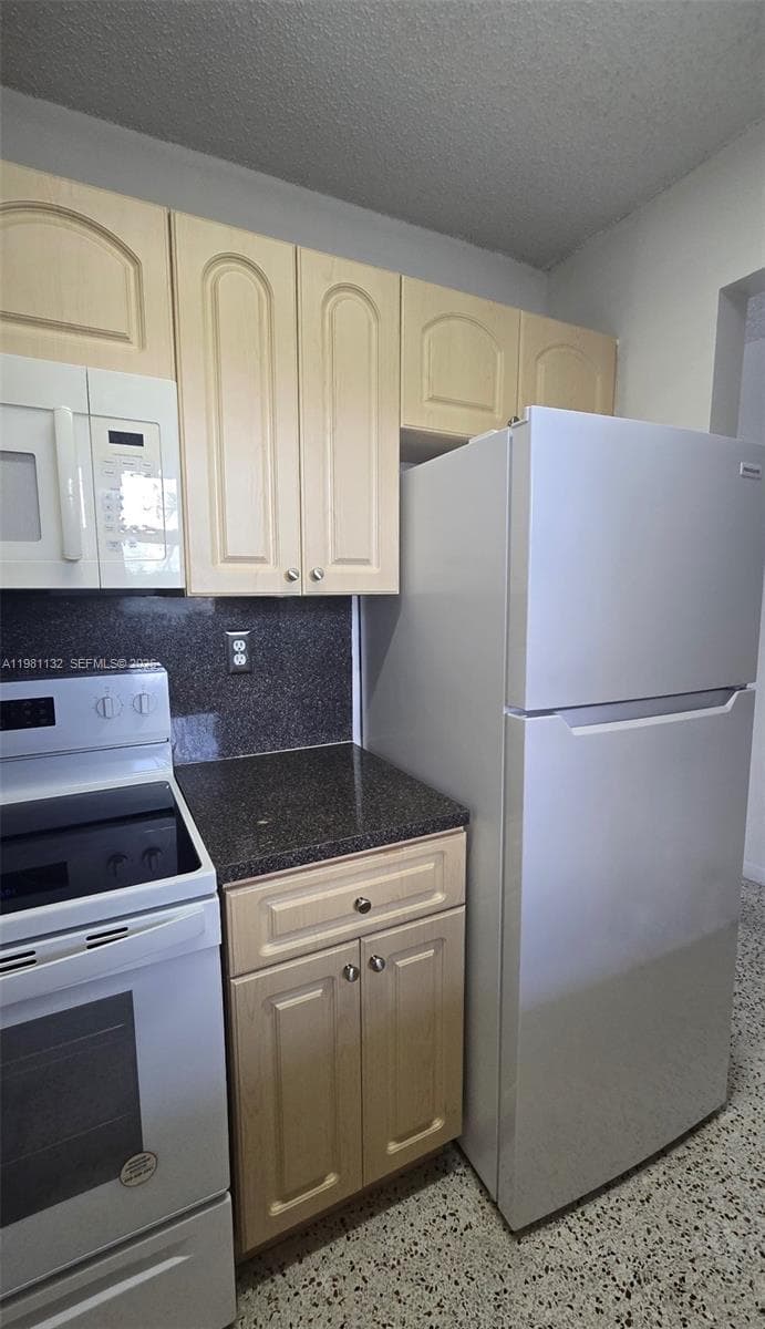 142 SW 18th ave # 30, Miami FL 33135 — 10