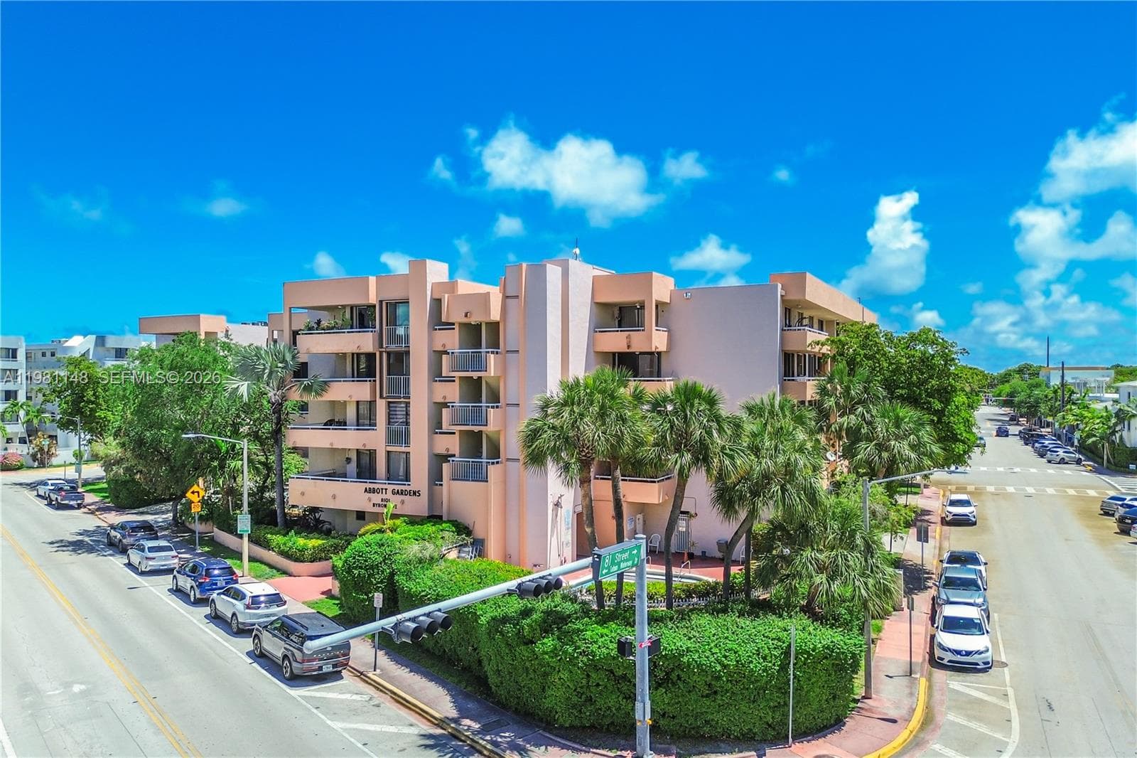 8101 Byron Ave # 509, Miami Beach FL 33141 — 1