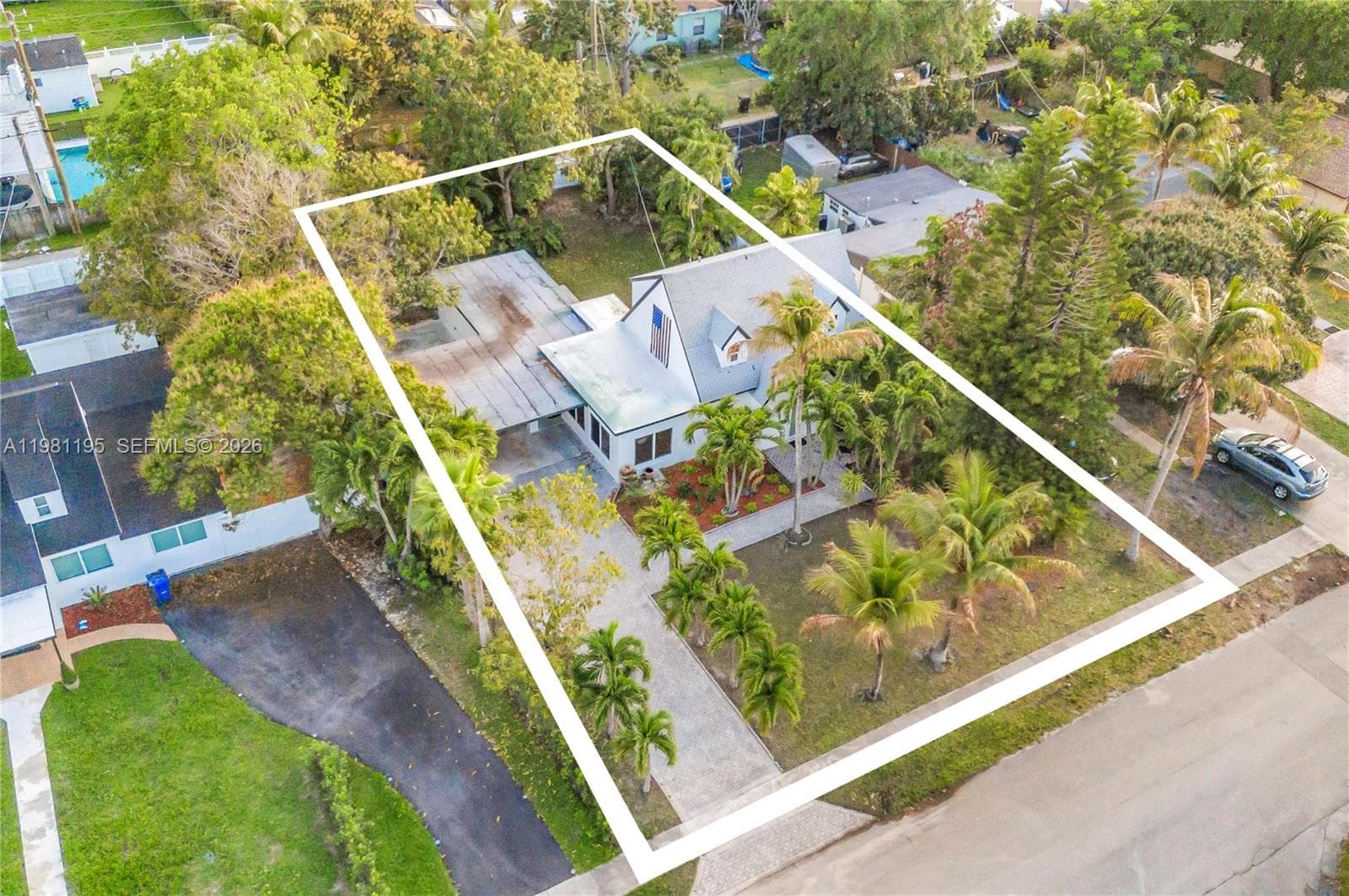 1960 NE 182nd St, North Miami Beach FL 33162 — 27
