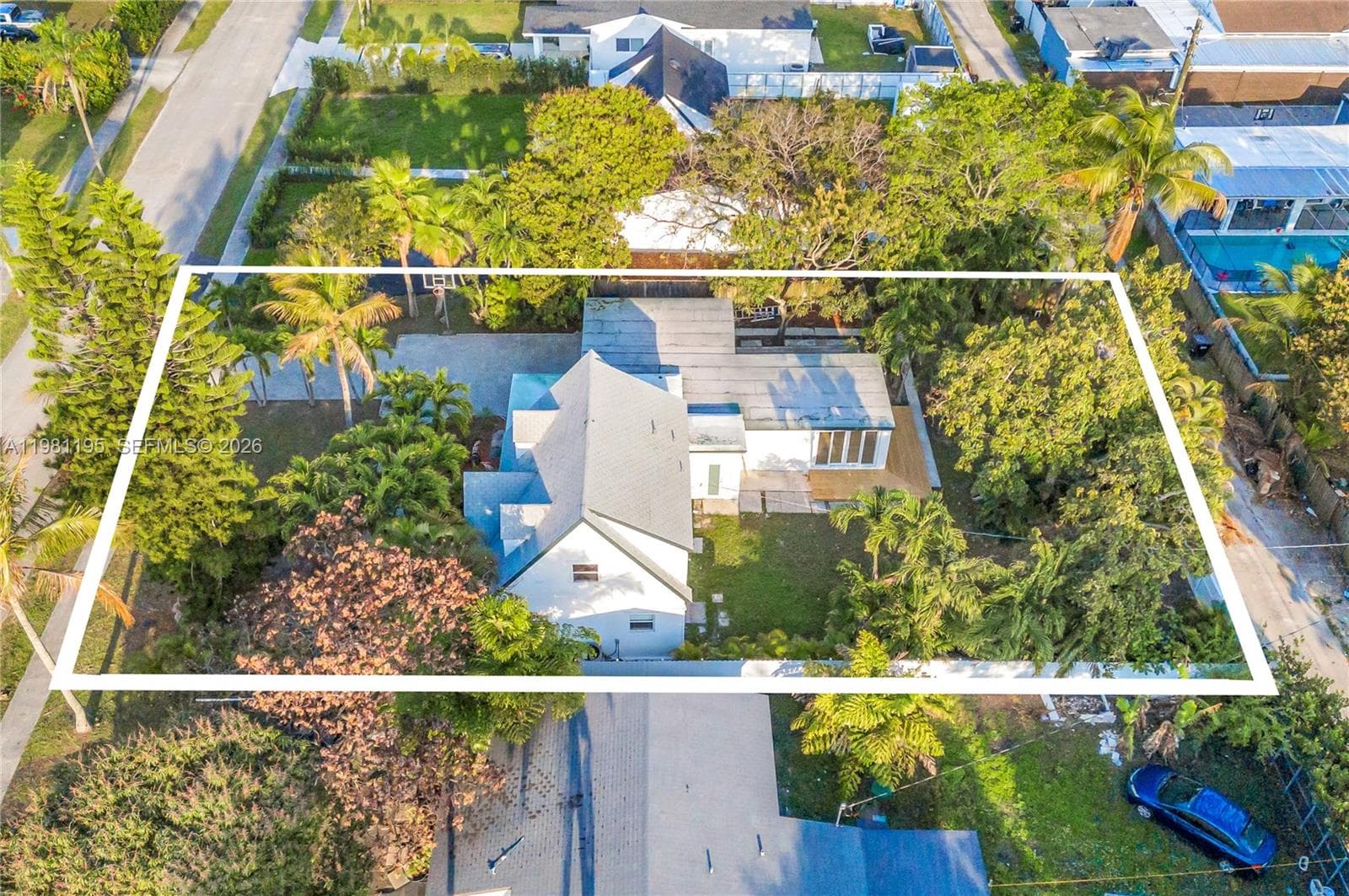 1960 NE 182nd St, North Miami Beach FL 33162 — 2