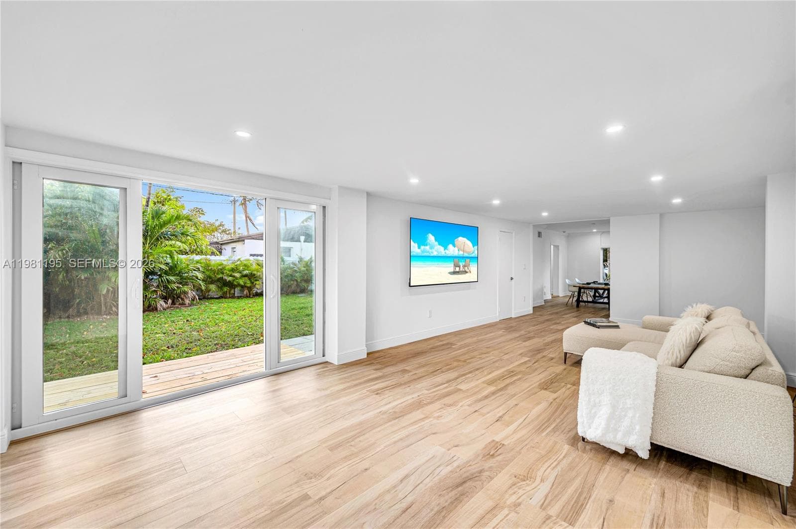 1960 NE 182nd St, North Miami Beach FL 33162 — 8