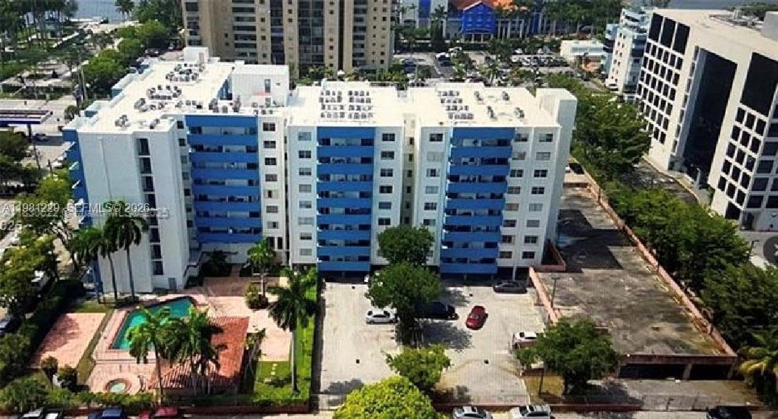 5050 NW 7th St # 511, Miami FL 33126 — 2