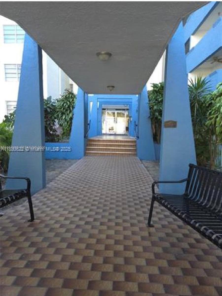 5050 NW 7th St # 511, Miami FL 33126 — 3