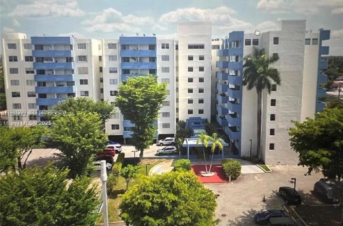 5050 NW 7th St # 511, Miami FL 33126 — 1