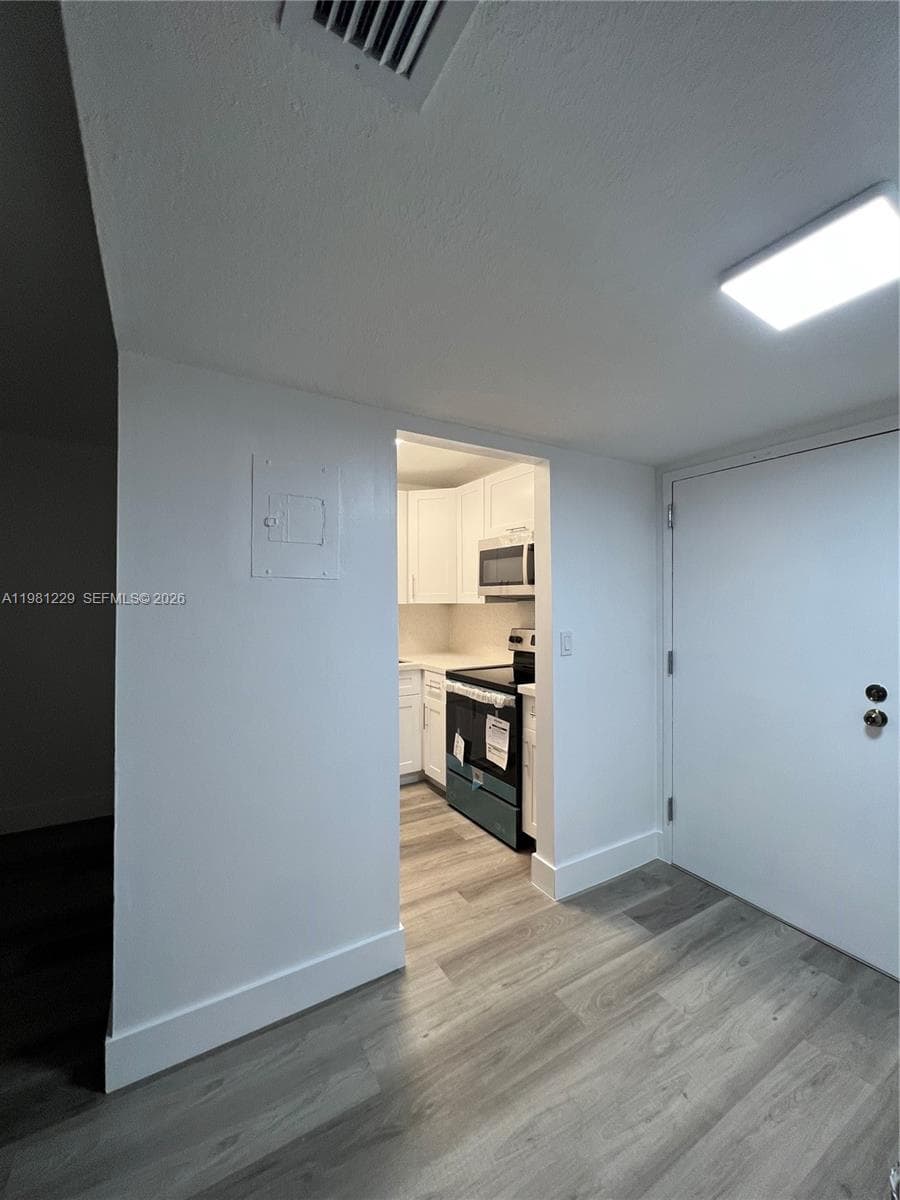 5050 NW 7th St # 511, Miami FL 33126 — 5