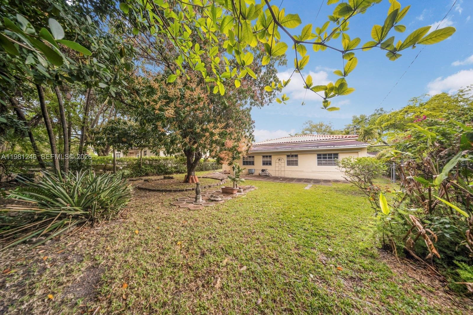 512 Mendoza Ave, Coral Gables FL 33134 — 11