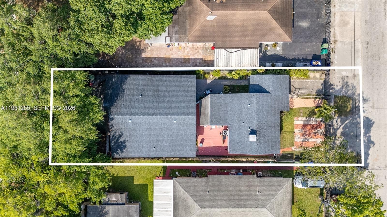 2610 NW 33rd St, Miami FL 33142 — 39