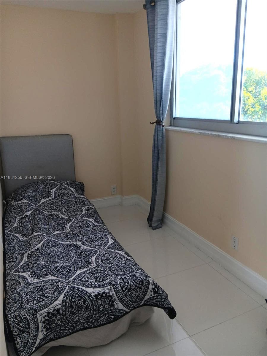 3703 NE 166th St # 401, North Miami Beach FL 33160 — 24