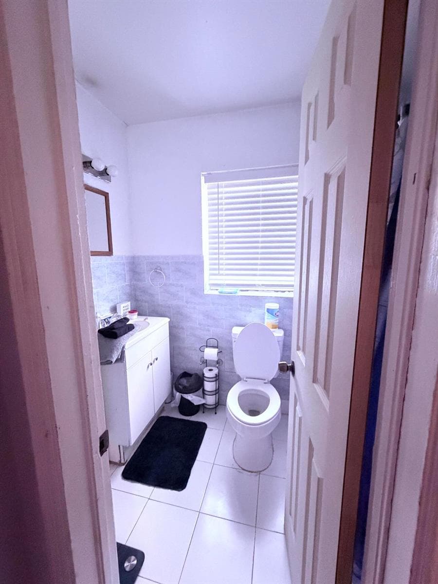 1500 NW 44th Street, Miami FL 33142 — 9
