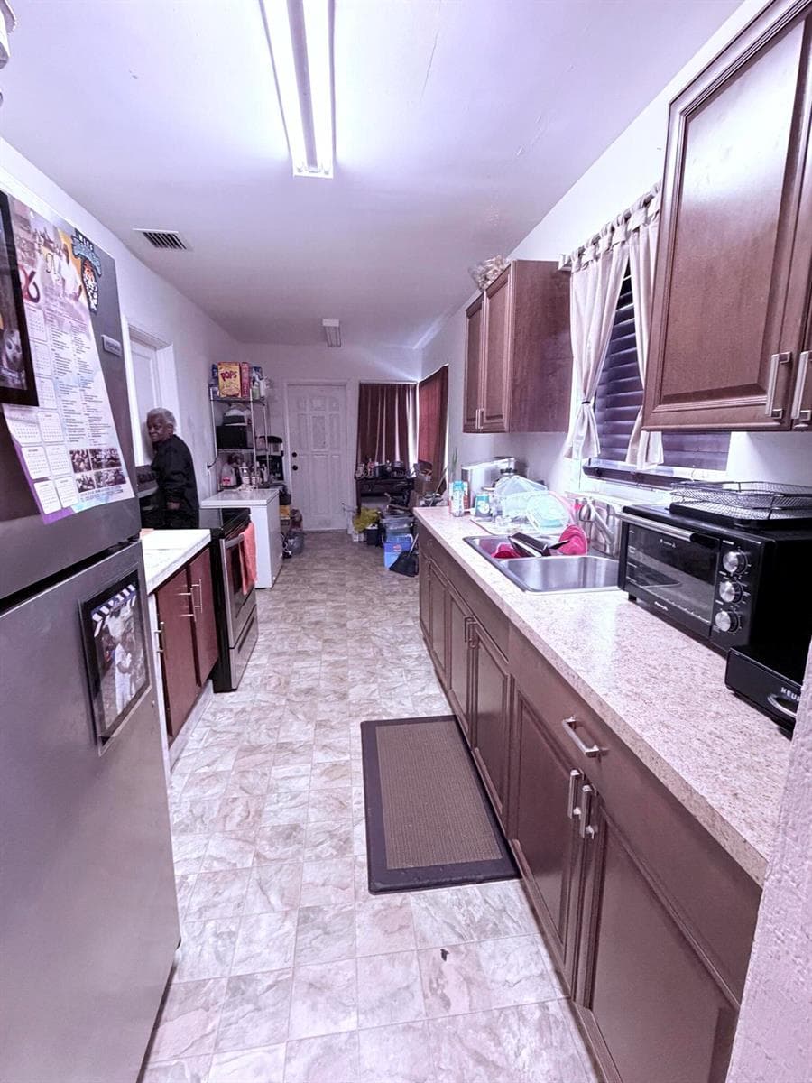 1500 NW 44th Street, Miami FL 33142 — 8