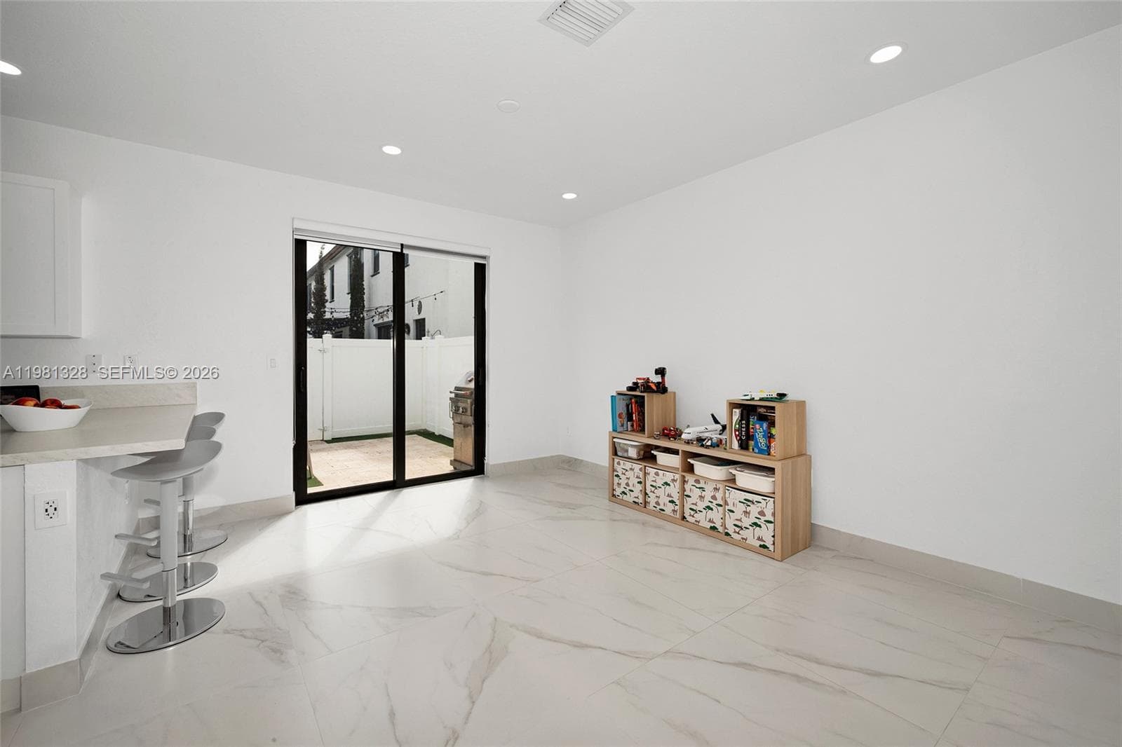 3438 W 104th Ter, Hialeah FL 33018 — 10