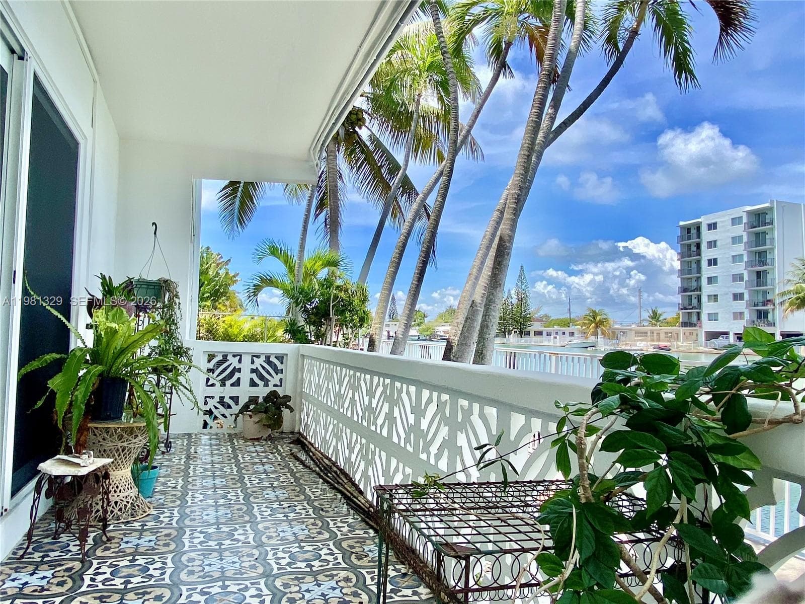 8040 Tatum Waterway Dr # 5, Miami Beach FL 33141 — 5