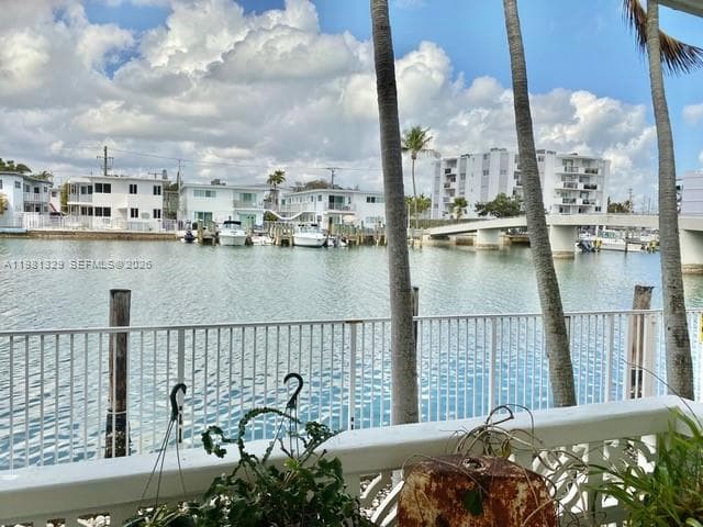 8040 Tatum Waterway Dr # 5, Miami Beach FL 33141 — 10