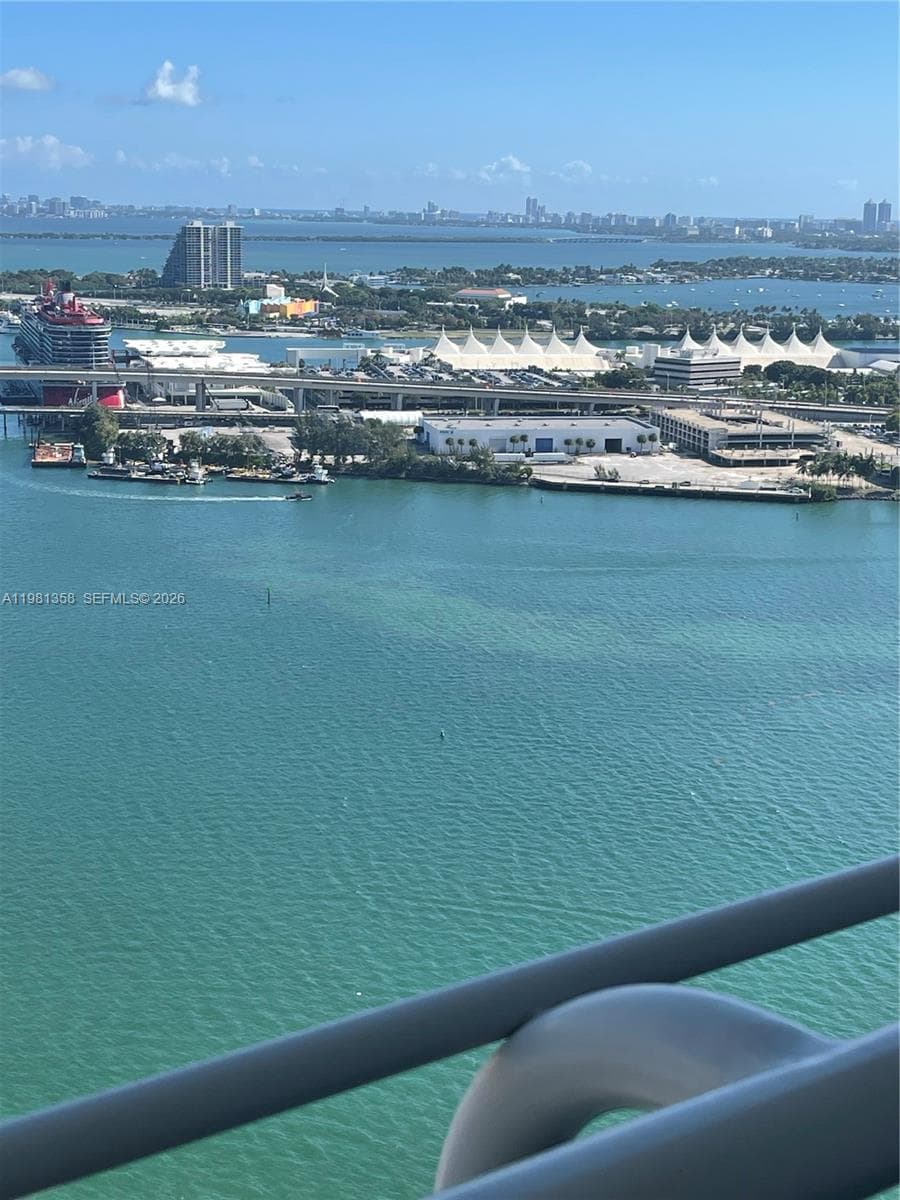 335 S Biscayne Blvd # 3610, Miami FL 33131 — 27